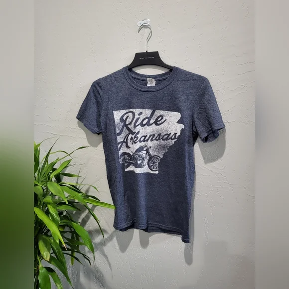 ♡ Boutique | T Shirt - Picture 1 of 4